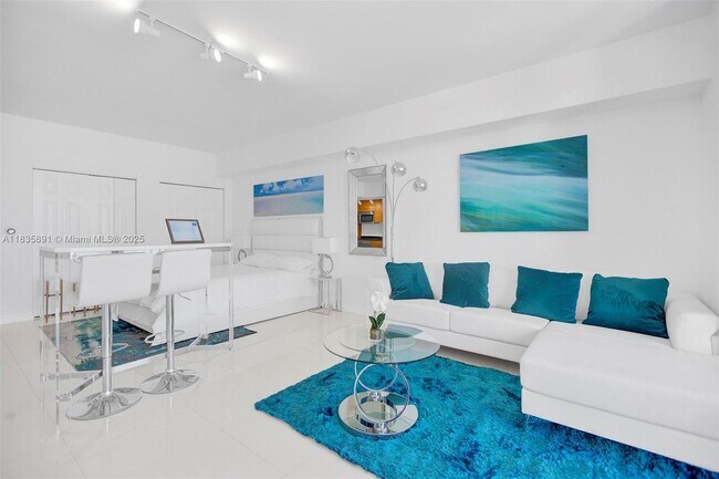 Building Photo - 475 Brickell Ave