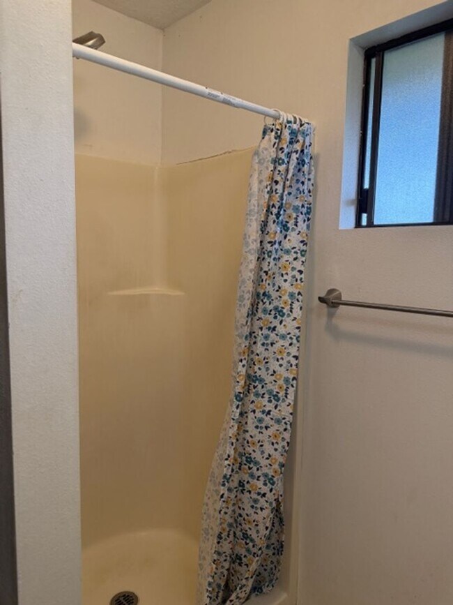 Building Photo - 1060 Lower Kimo Dr