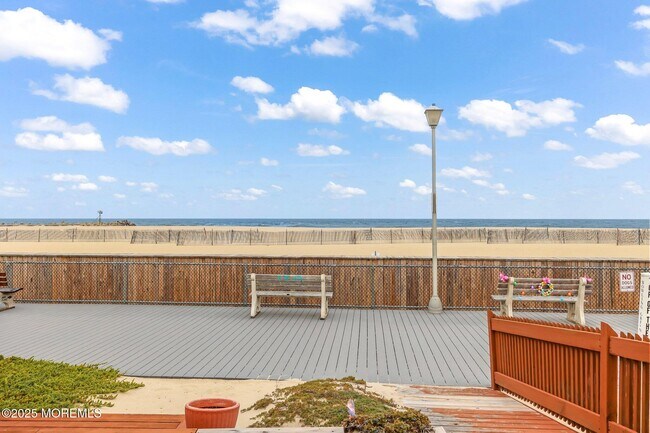 Building Photo - 115 Boardwalk