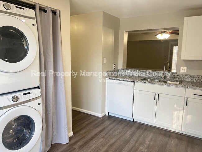 Building Photo - 4306 Halliwell Dr
