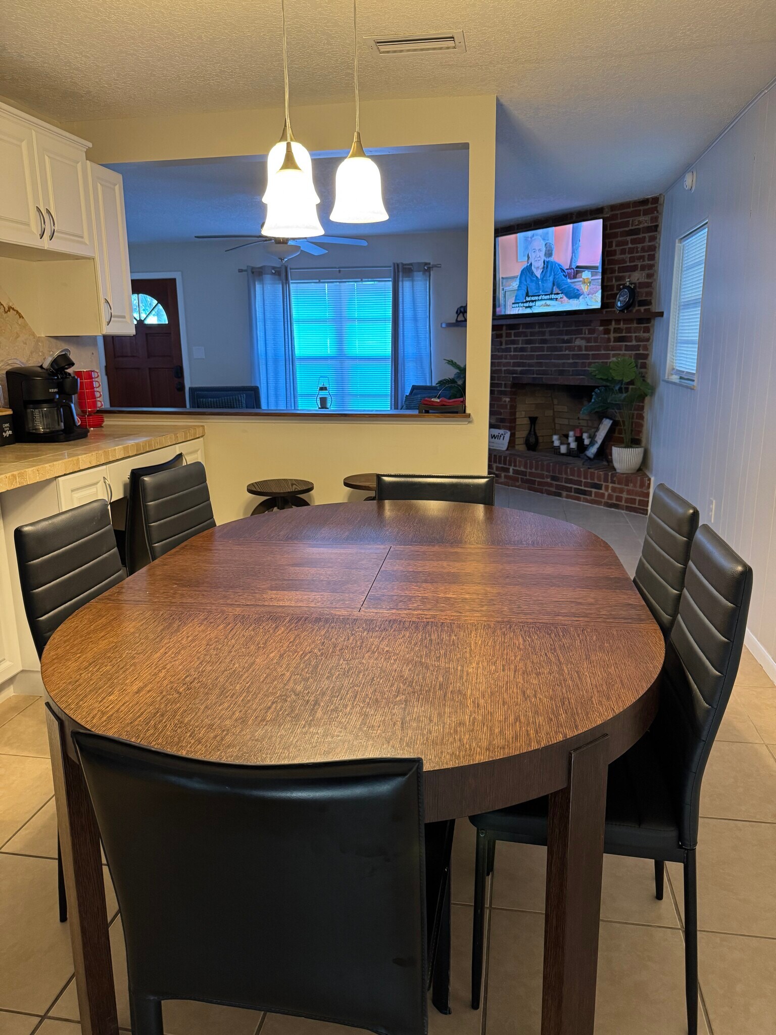 Building Photo - 629 NE 18th Ave