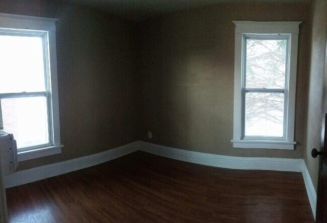Building Photo - 203 Elmwood St