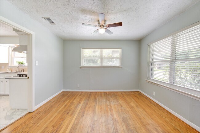 Building Photo - 5025 Hazelton St