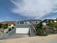 Building Photo - **Live the Ocean Beach Dream