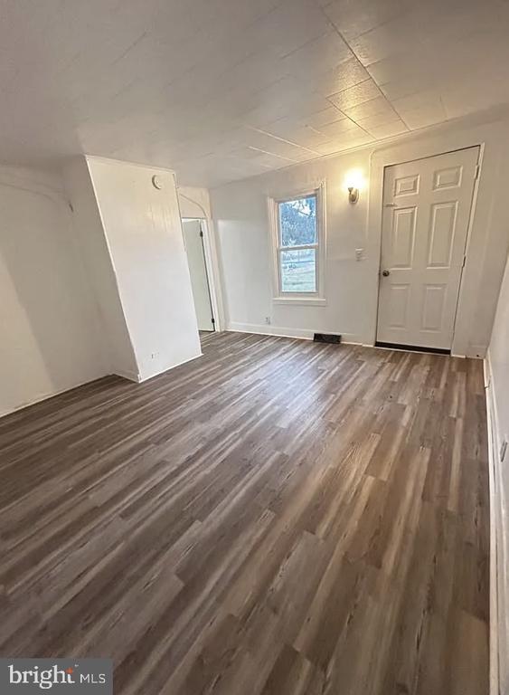 Building Photo - 99 N Laurel St