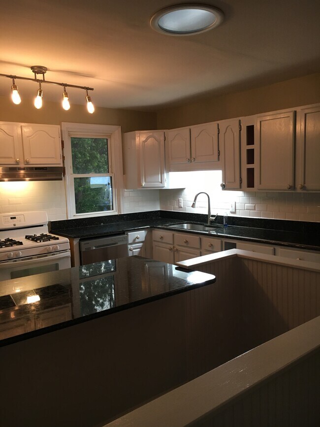 Building Photo - 912 Altavista Avenue