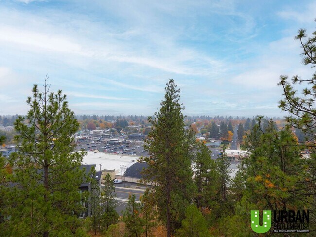 Building Photo - Modern North Spokane Condo with Beautiful ...