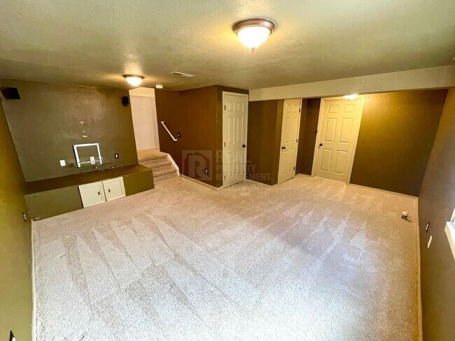 Building Photo - 16299 Blueleaf Pl