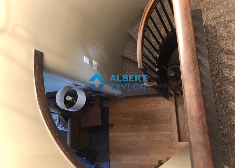 Building Photo - 117 Beacon St