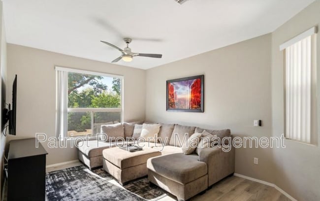 Building Photo - 9550 E Thunderbird Rd