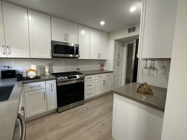 Nice remodeled Kitchen - 15508 Williams St