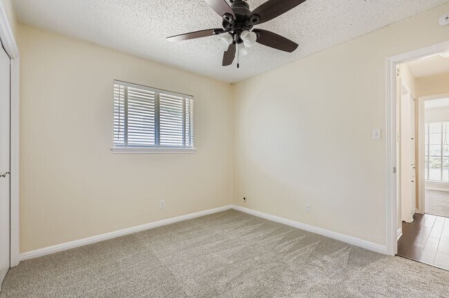 Building Photo - 5313 Basswood Ln