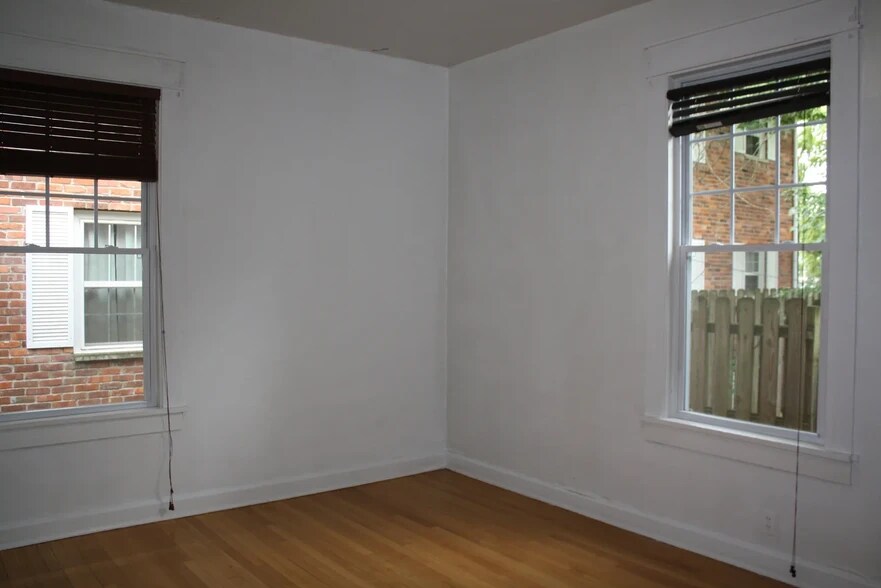 Building Photo - 500 S Fess Ave