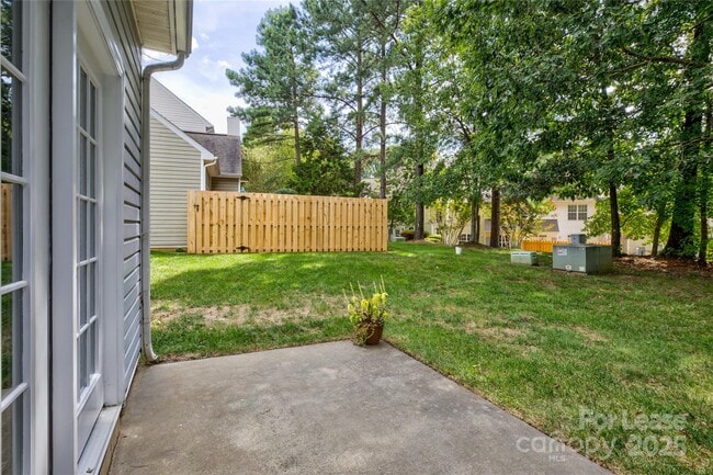 Building Photo - 9014 Roseton Ln