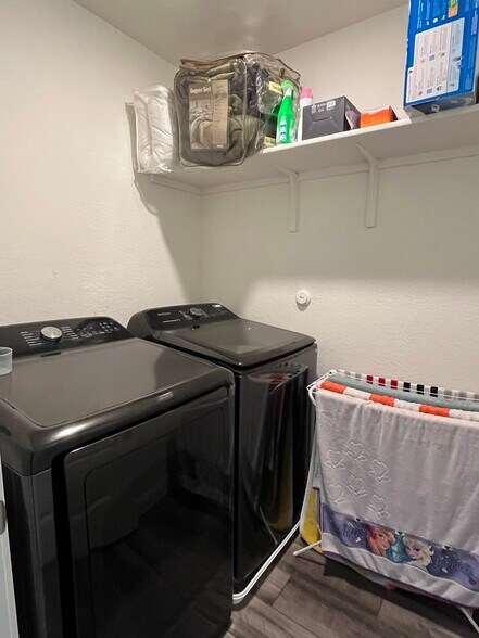 Laundry room - 119 Aoudad Rd