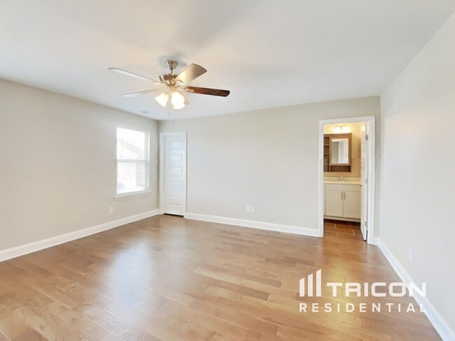 Building Photo - 271 Cloverbrook Way