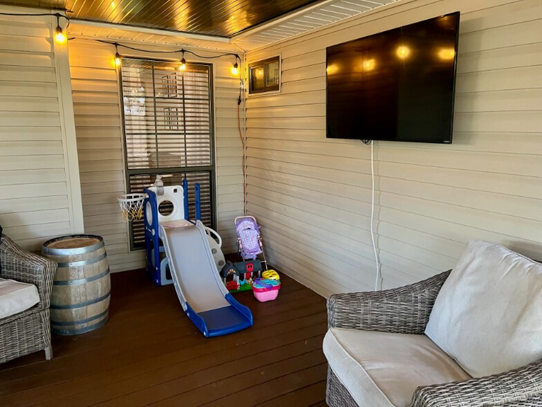 Building Photo - 413 Andros Way