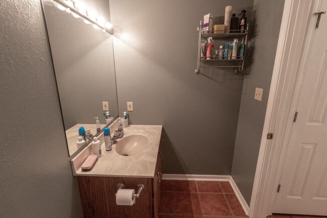 Building Photo - 106 Grn Mdws Rd