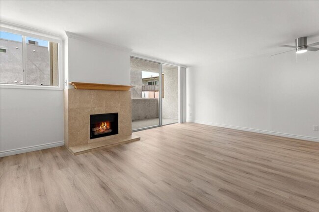 Building Photo - Bright Upper Level Encino Condo with Balcony, Fireplace, and Resort-Style Pool