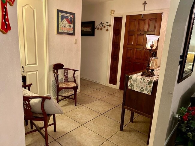 Building Photo - 1220 St John Loop