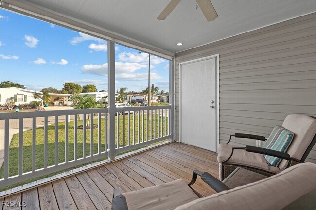 Building Photo - 1747 Beverly Dr