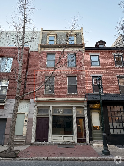 Building Photo - 262 S 11th St