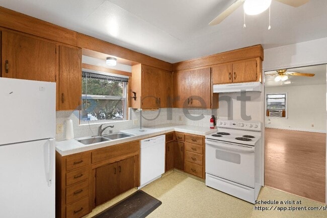 Building Photo - 1609 Virginia Ave