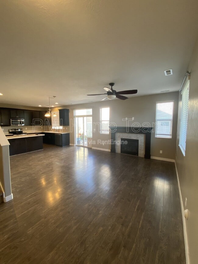 Building Photo - 972 Stonehaven Dr