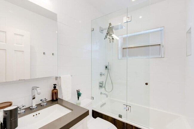 Building Photo - 4131 Lybyer Ave