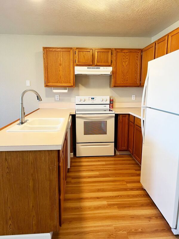 Building Photo - 782 N Cloverleaf Loop