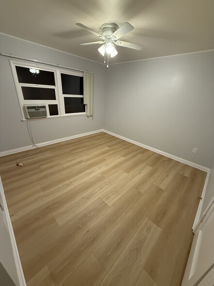 Bedroom - 846 N Sweetzer Ave