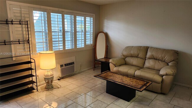 Building Photo - 376 Durham Cir