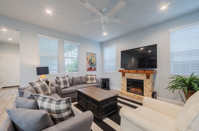 Building Photo - 588 Rosa Monte Wy