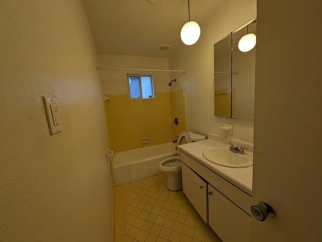 Building Photo - 5478 Birdwood Rd