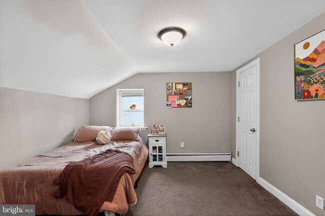 Building Photo - 4743 Umbria St