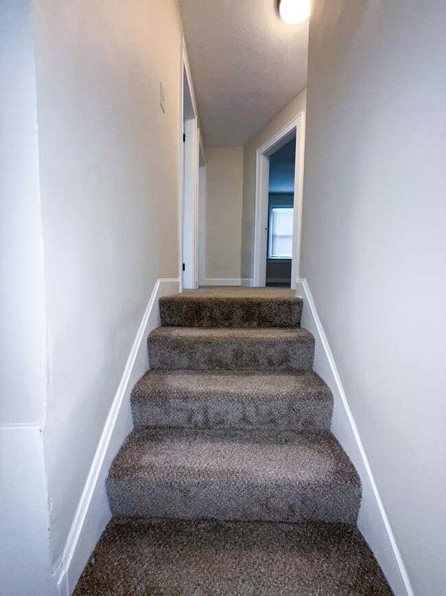 Building Photo - Gorgeous 3BR Renovation with Stylish Updates and Plenty of Space!