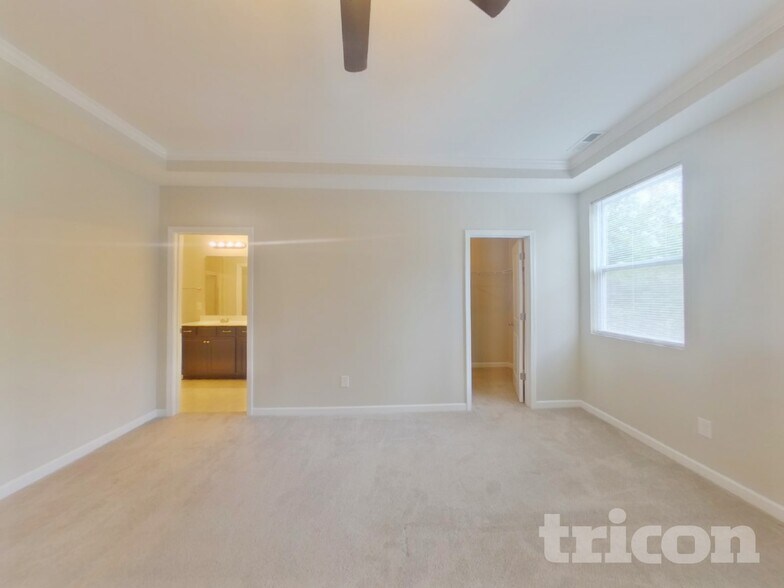 Building Photo - 1418 Kings Grove Dr