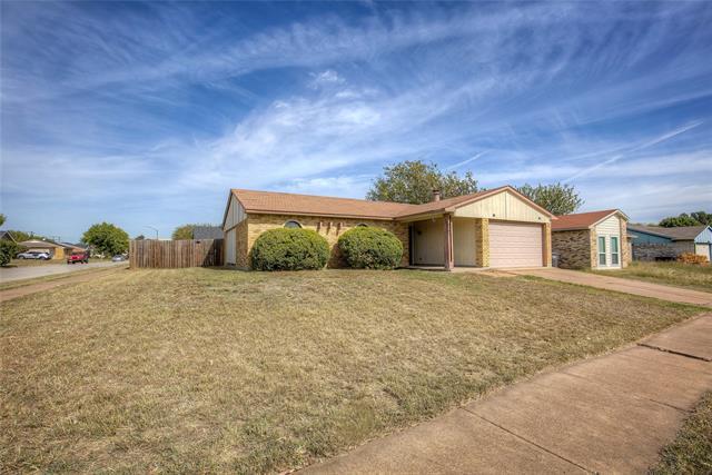 Building Photo - 6901 Sandybrook Dr