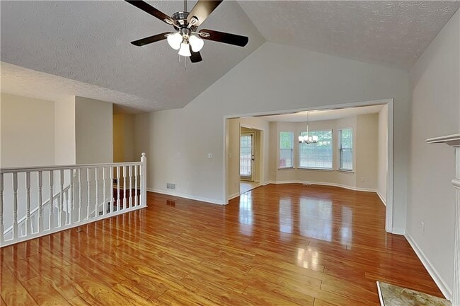 Building Photo - 60 King William Dr