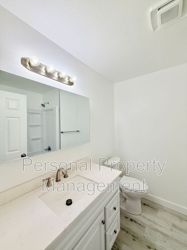 Building Photo - 7415 NE 61st Ave