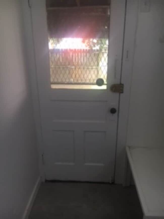 Building Photo - 1354 Forsythe Ave