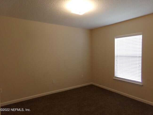 Building Photo - 3843 Westridge Dr