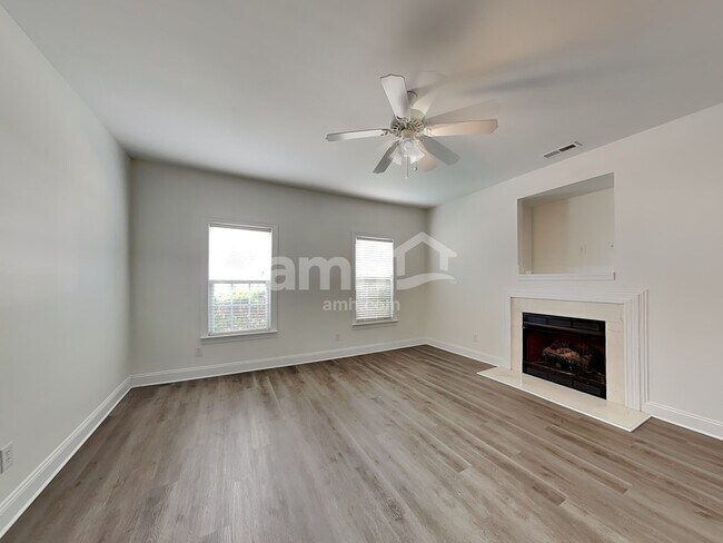 Building Photo - 1013 Triple Crown Dr