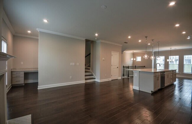 Building Photo - 845 Atwood Ln