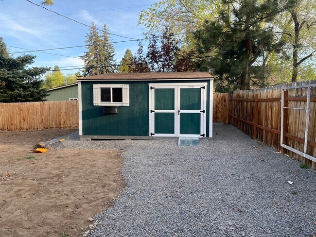 Building Photo - 1261 NE Dempsey Dr