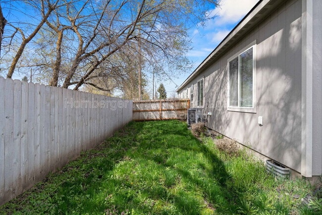 Building Photo - 14420 E Heroy Ln