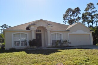 Building Photo - 458 Fitzsimmons St