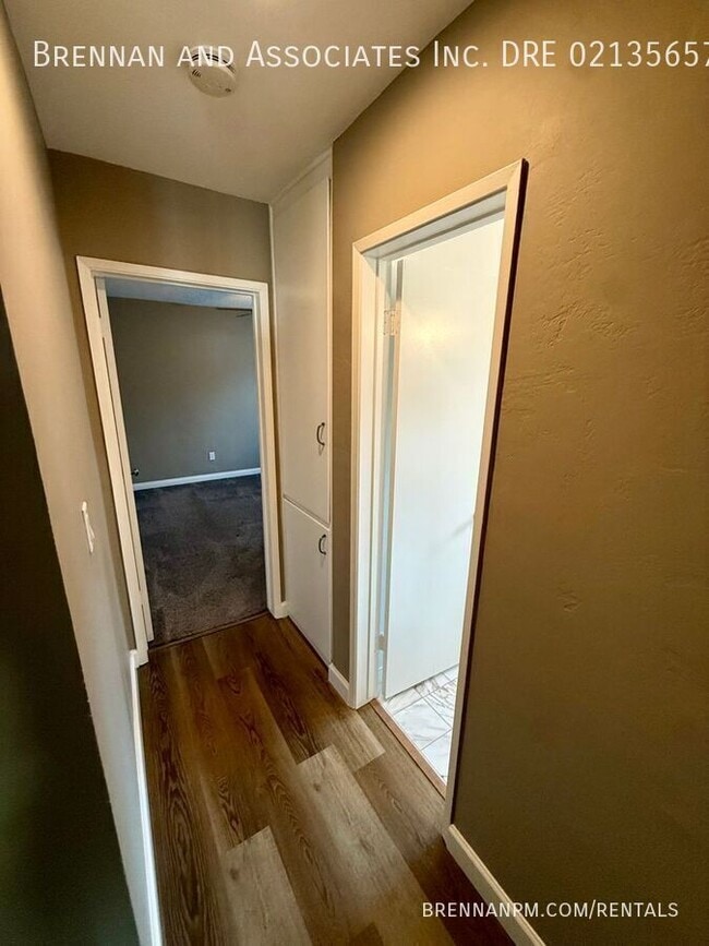 Building Photo - 1569 Parrot St