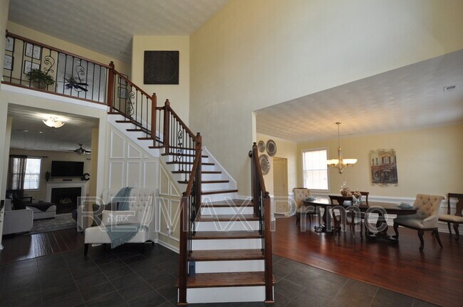 Building Photo - 1024 Long Beeches Ave