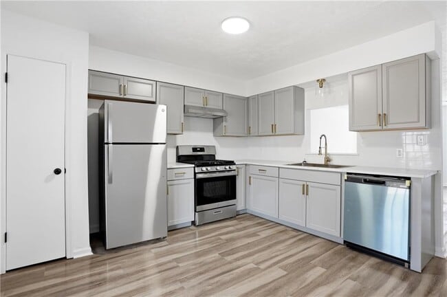 Building Photo - 858 Ohara Dr